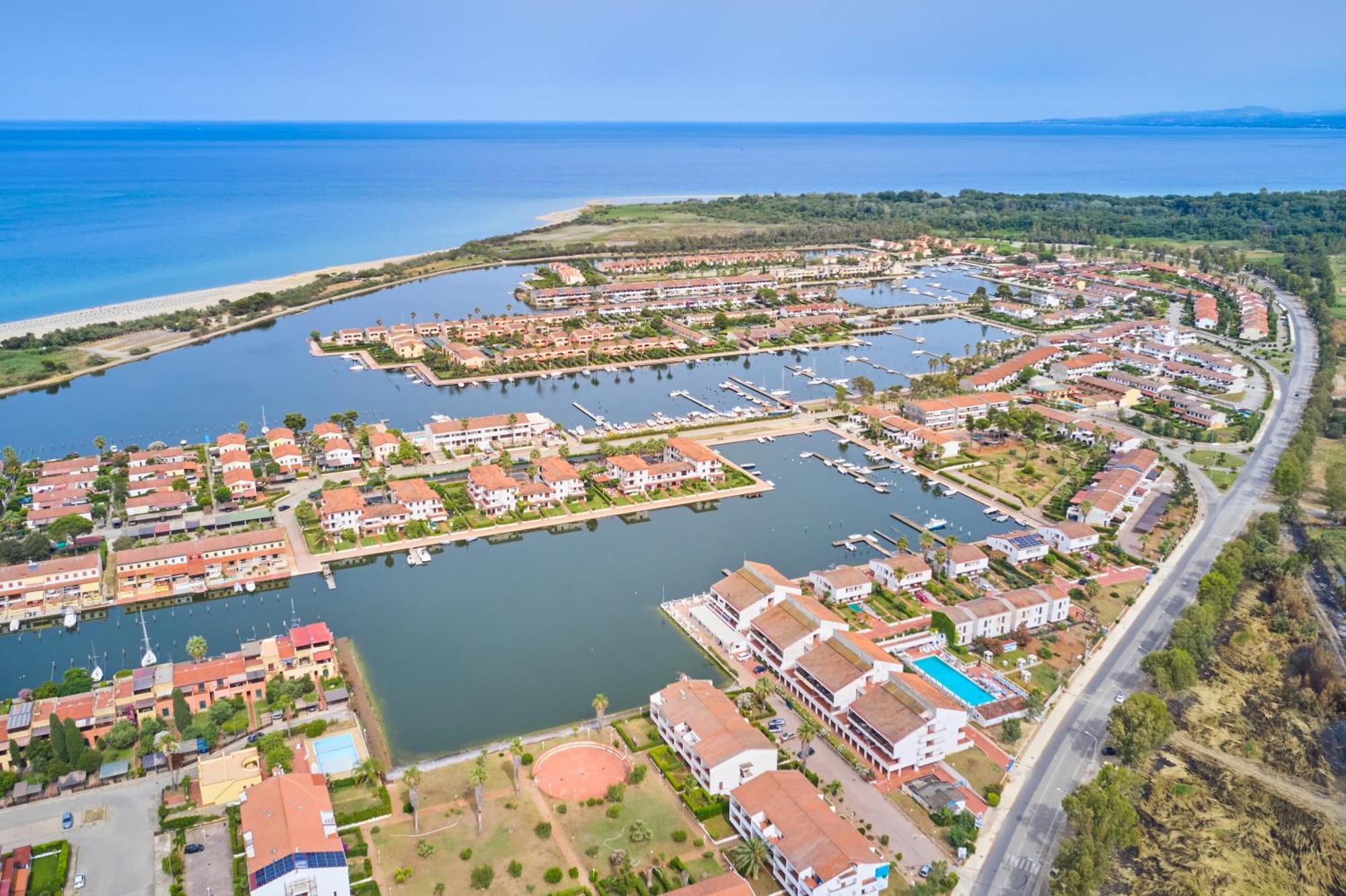 Casa Vacanze Lux By White Aparthotel I Casoni Buitenkant foto
