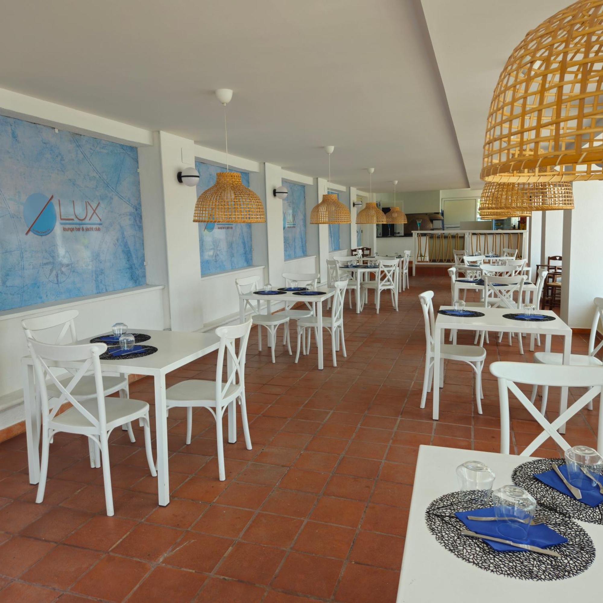 Casa Vacanze Lux By White Aparthotel I Casoni Buitenkant foto